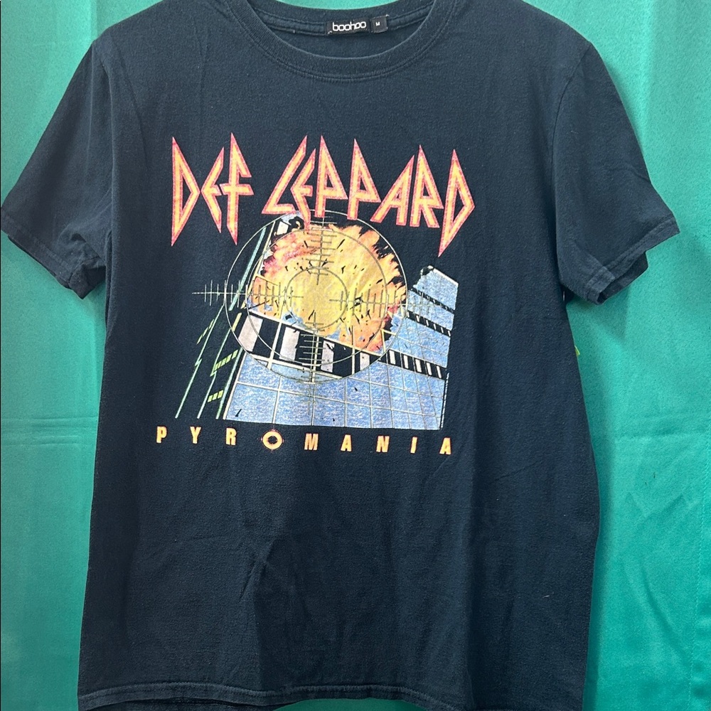 Boohoo Black Def Leppard Pyromania Tee medium